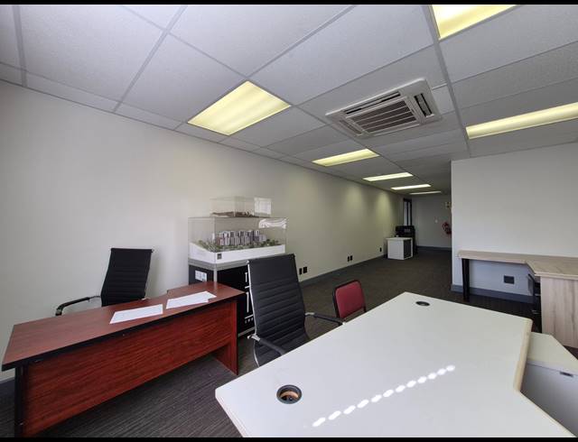 55M² OFFICE TO LET IN DUNKELD WEST
